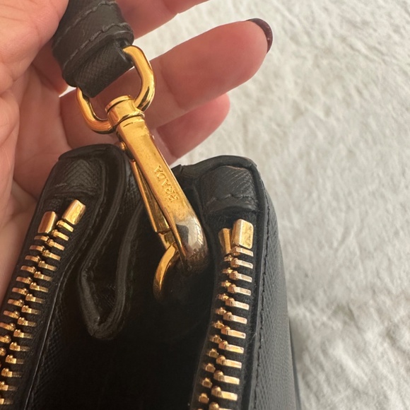 Black Prada Medium Galleria Saffiano Bag - Picture 9 of 16